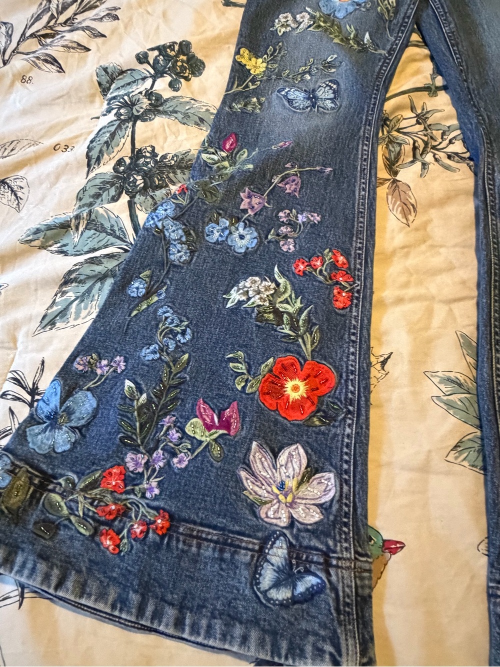 Alice & Olivia BEAUTIFUL EMBROIDERED JEAN 29 NWT - Picture 8 of 12